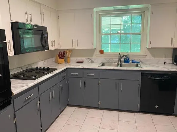 2447 S Wallis Smith Blvd, Springfield, MO 65804
