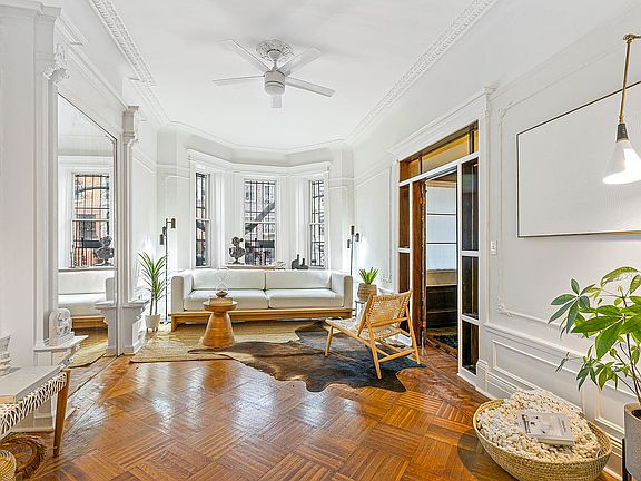3rd image of 267 New York Ave