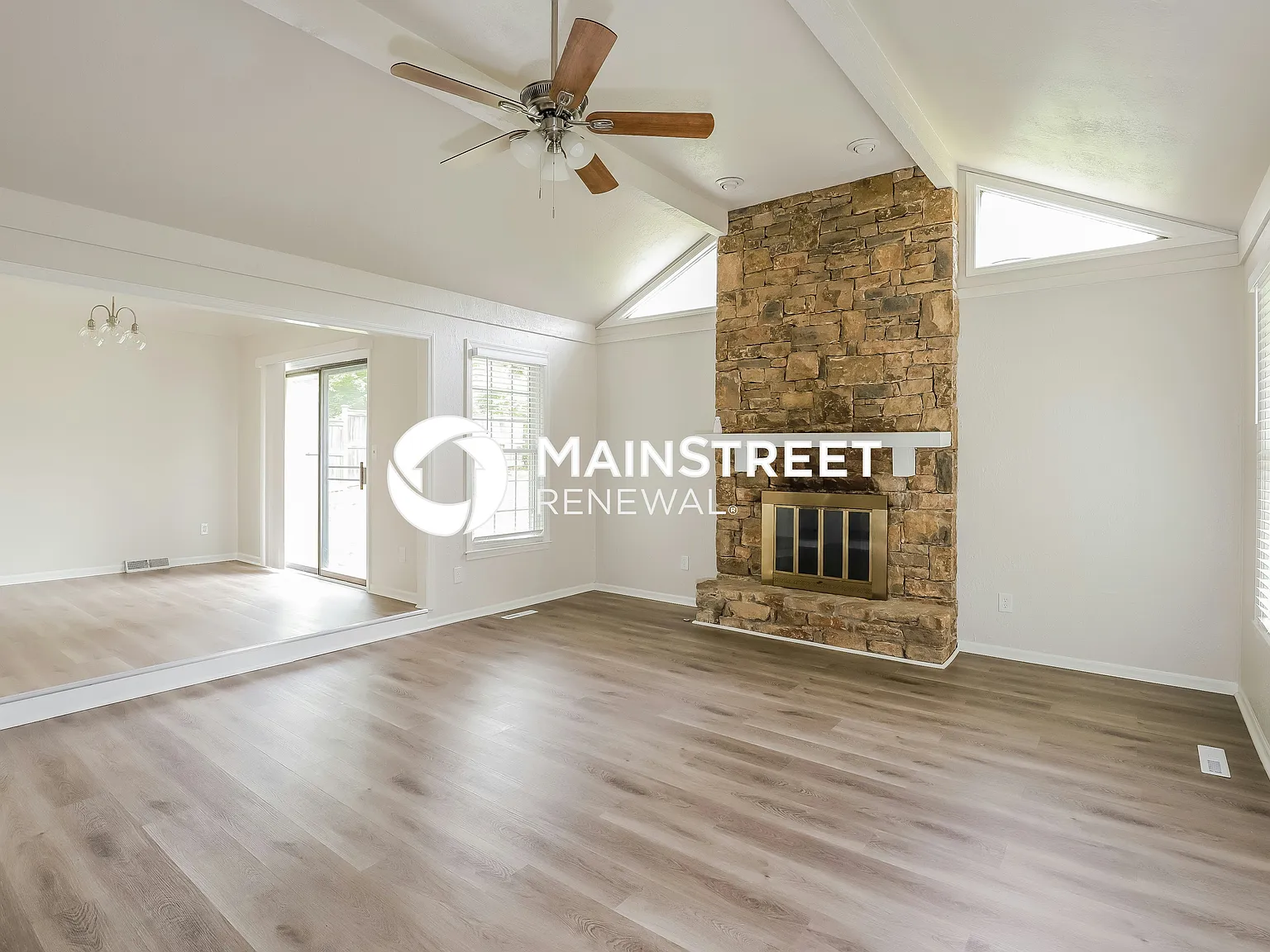 6015 Woodside Ave — Photo 2
