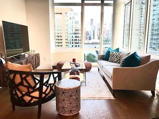 Rented by Luxury Apartments LIC | media 2