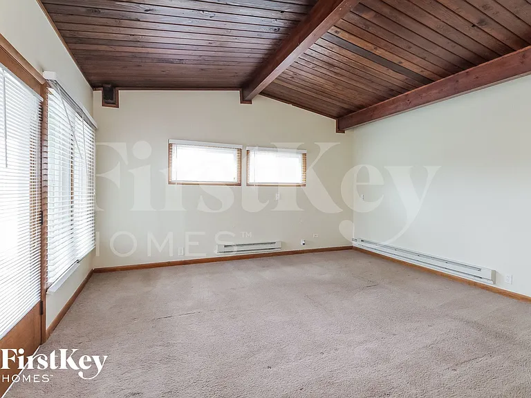 1054 Kenmore Ave — Photo 3