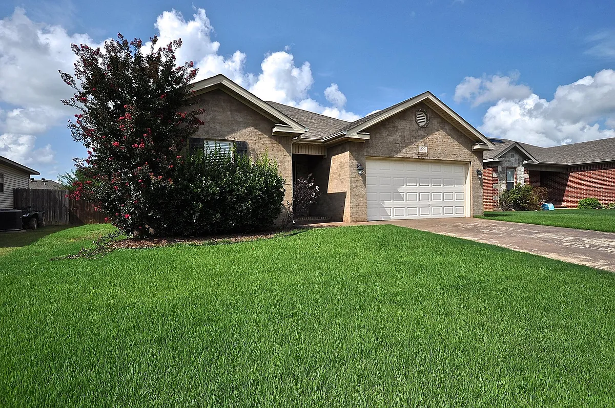 Building Photo - 350 Wildwood Point