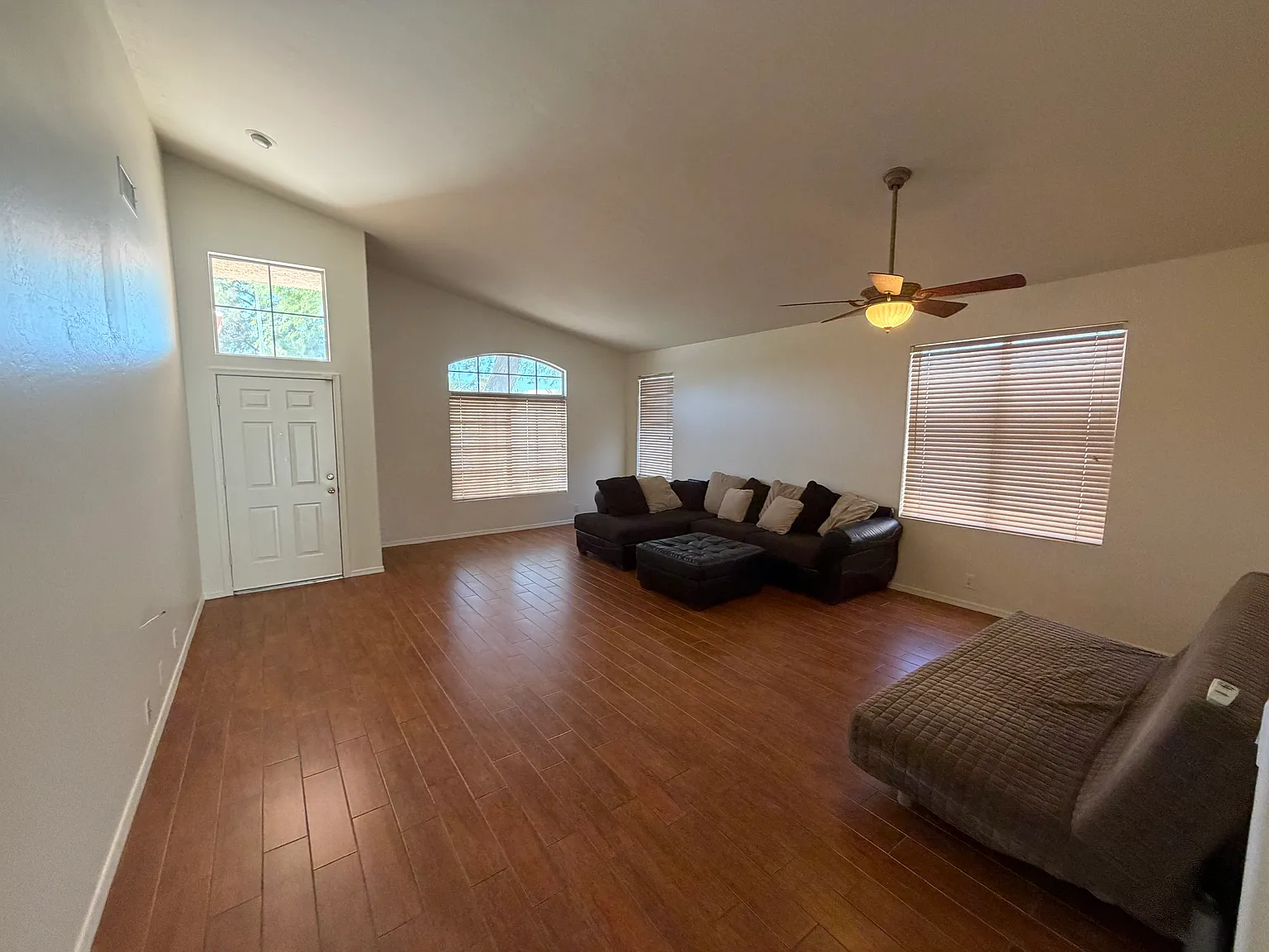 3 bed, 1801 sqft, $2,795 — Photo 2