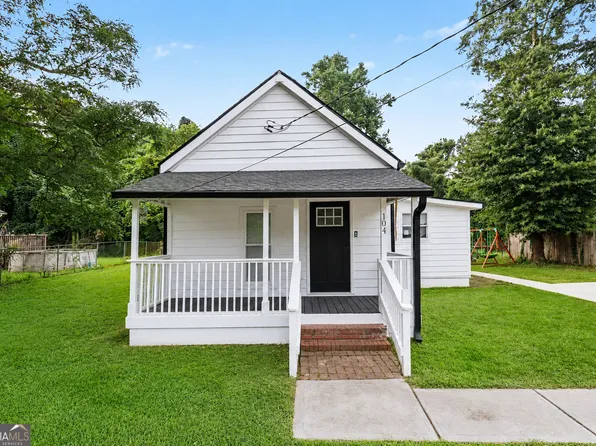 104 Sargent Kennon St, Newnan, GA 30263