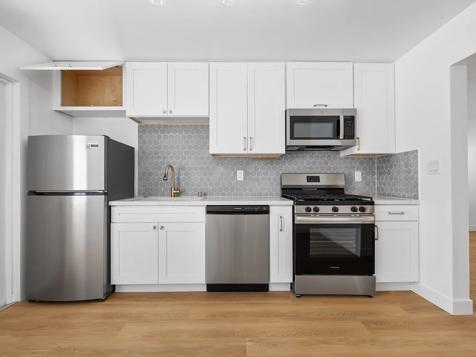 2 bed, 800 sqft, $2,695 — Photo 2