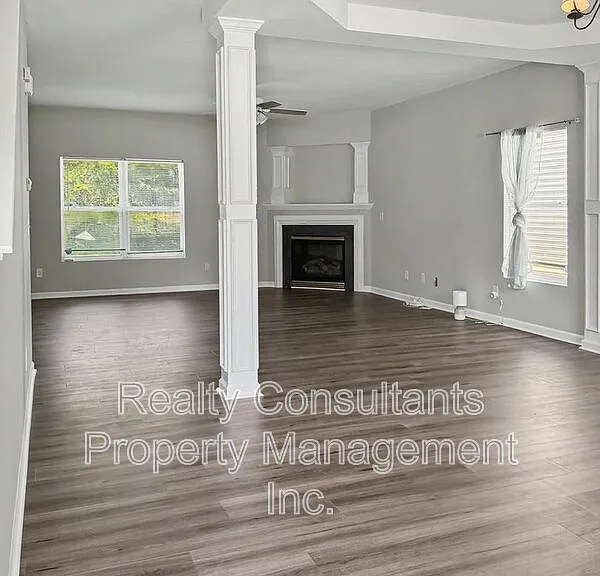 2717 Forest Grove Ct — Photo 4