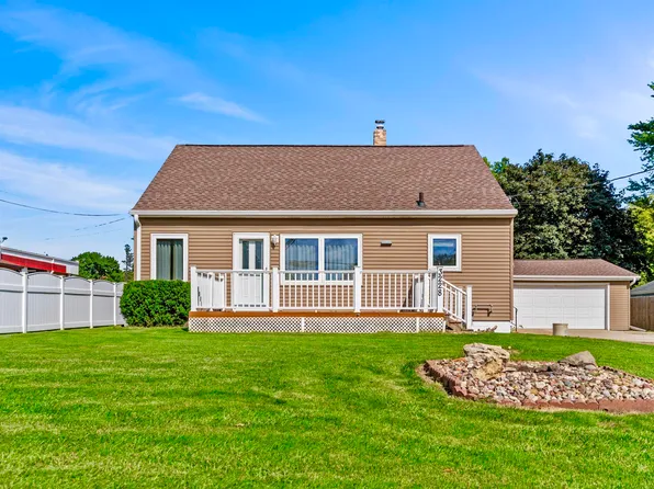 3228 Rownd St, Cedar Falls, IA 50613