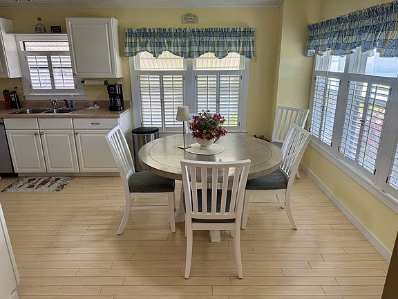 3rd image of 186 Orange Grove Way
