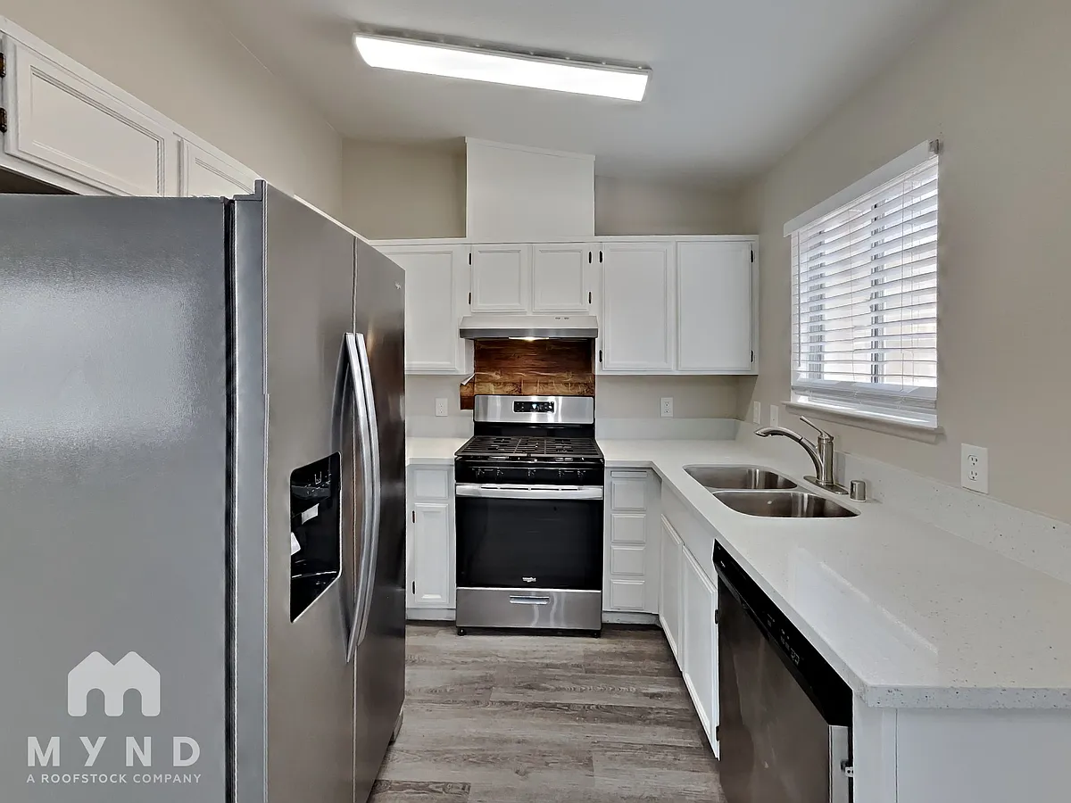 Building Photo - 8077 Draco Cir