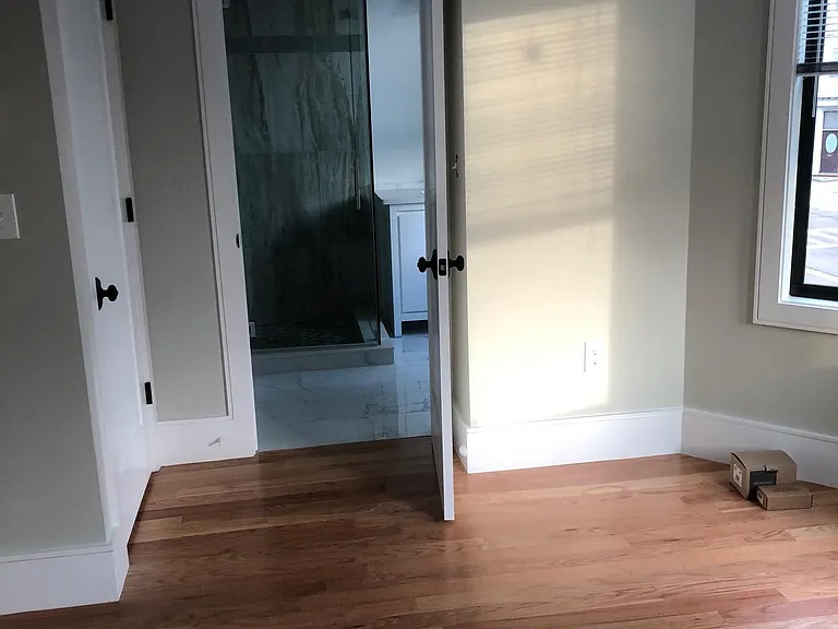 914 E Broadway #2 — Photo 16