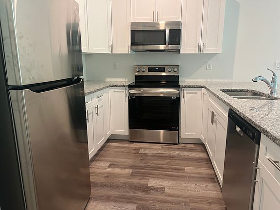 4th image of 2416-2418 S Lantana Ave