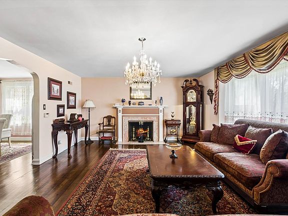 2nd image of 6147 N Central Park Ave