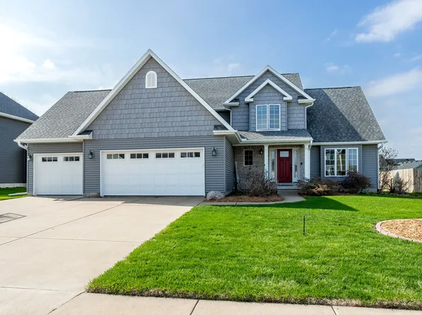 1051 W Price St, Eldridge, IA 52748