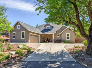 1642 Ross Ln, Ashland, OR 97520