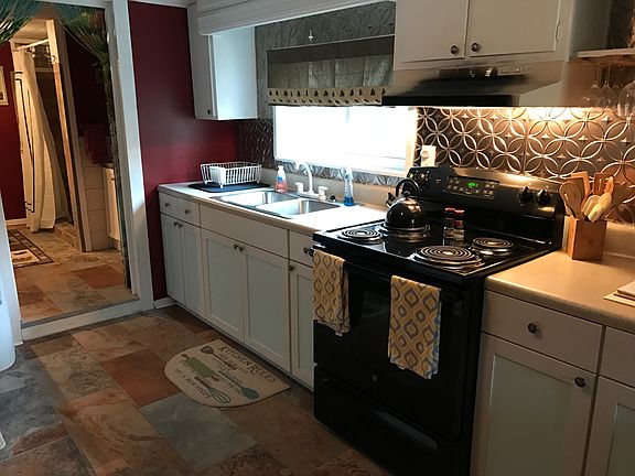 Kitchen w/new cabinets