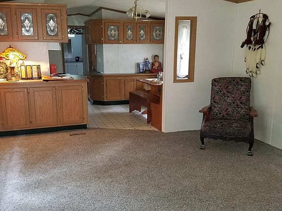 2nd image of 8 Schoppee Dr