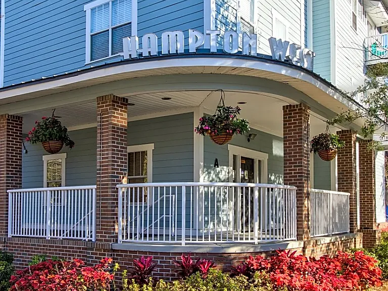 Hampton West — Photo 11