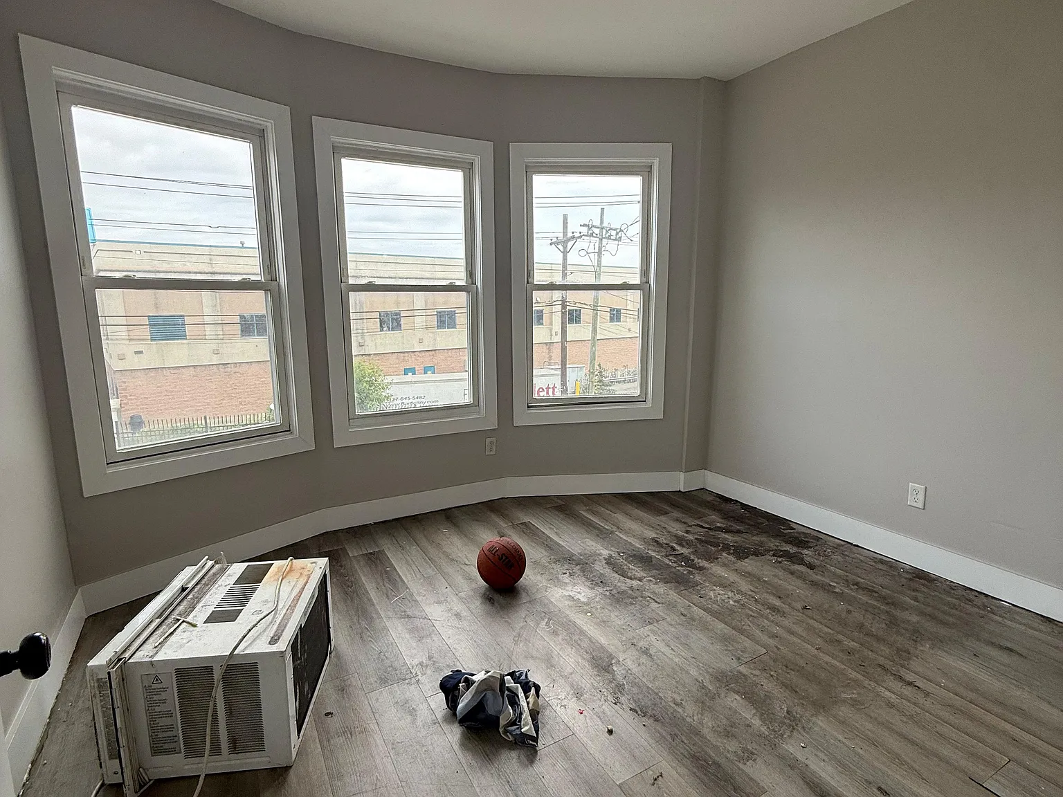 4 bed, $2,450 — Photo 3
