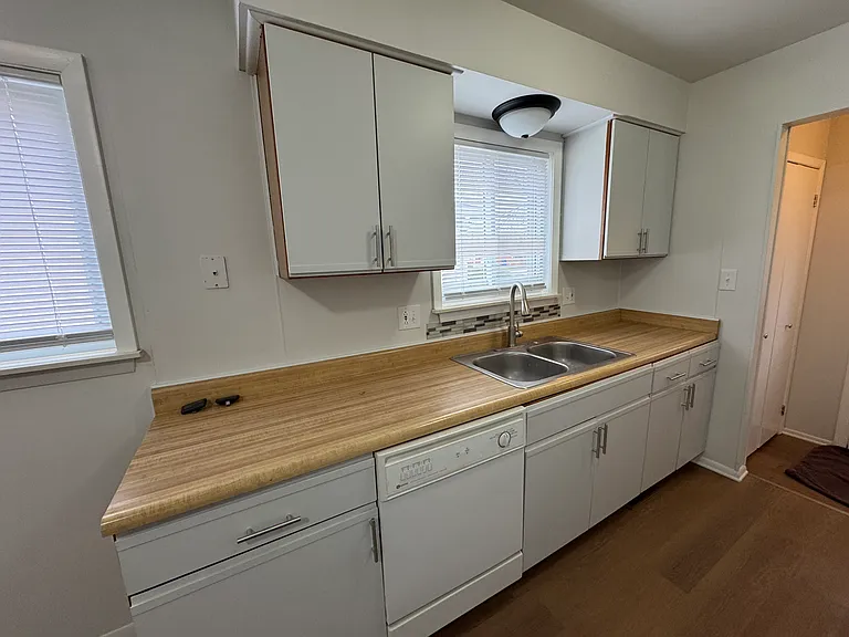 5722 Centralia St — Photo 10