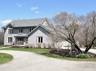 W269S3450 Merrill Hills Rd, Waukesha, WI 53189