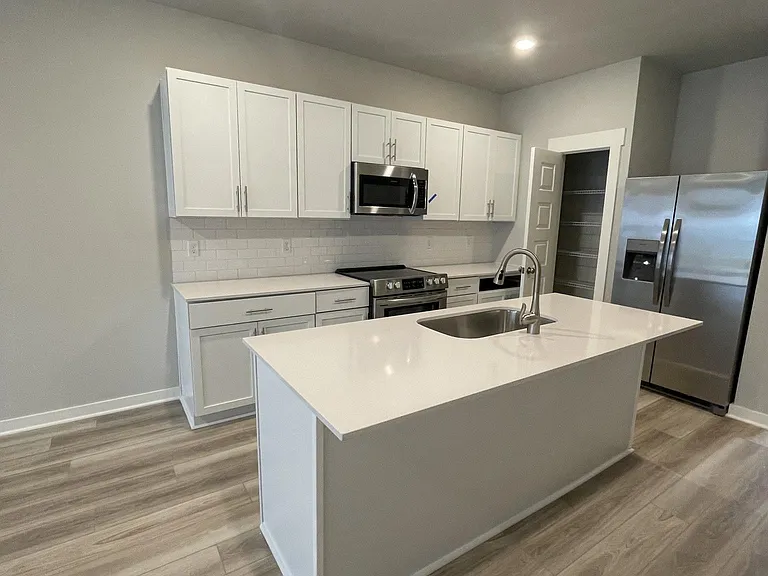 702 Mickelson Way #702 — Photo 5