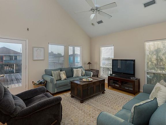 4th image of 16713 Kingston Way