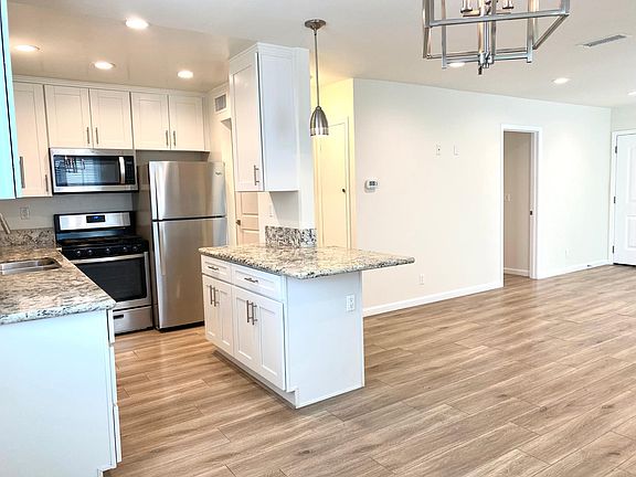 3rd image of 1612 S Bundy Dr APT 3