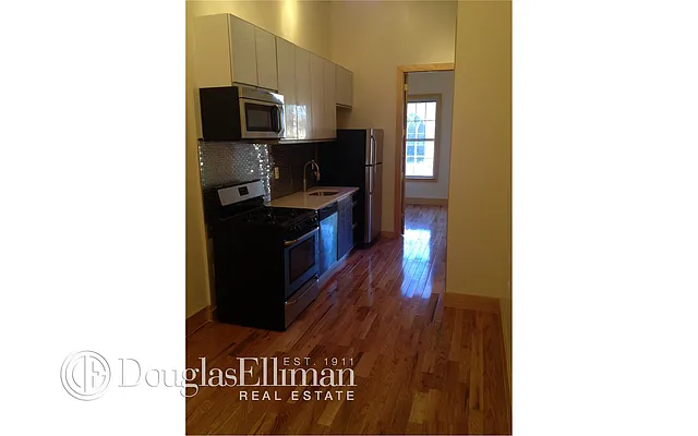 Rented by Douglas Elliman | media 22