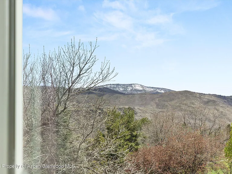 382 Summit Dr — Photo 11