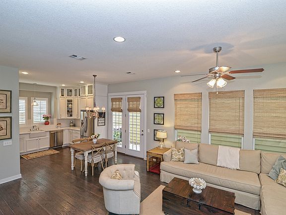 kitchen/dining/living