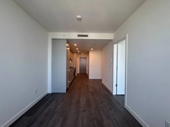 6468 Willingdon Ave #3207, Burnaby, BC V5H 2T3