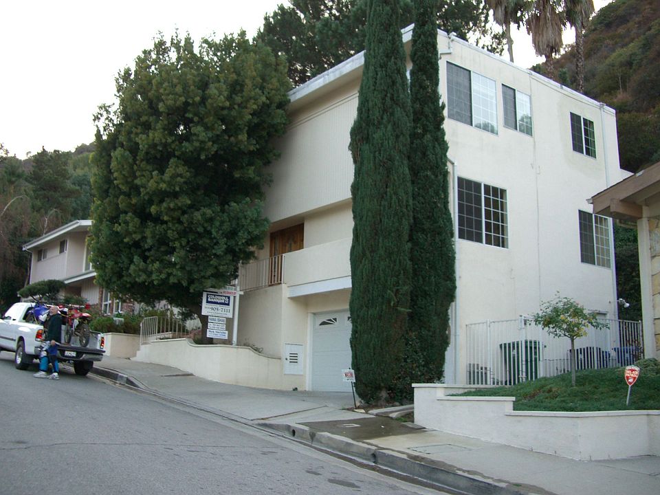 1st image of 17111 Escalon Dr