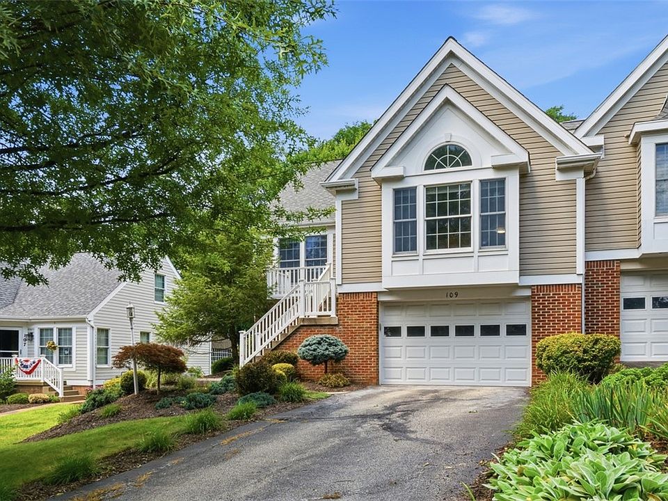 1st image of 109 Horseshoe Cir E