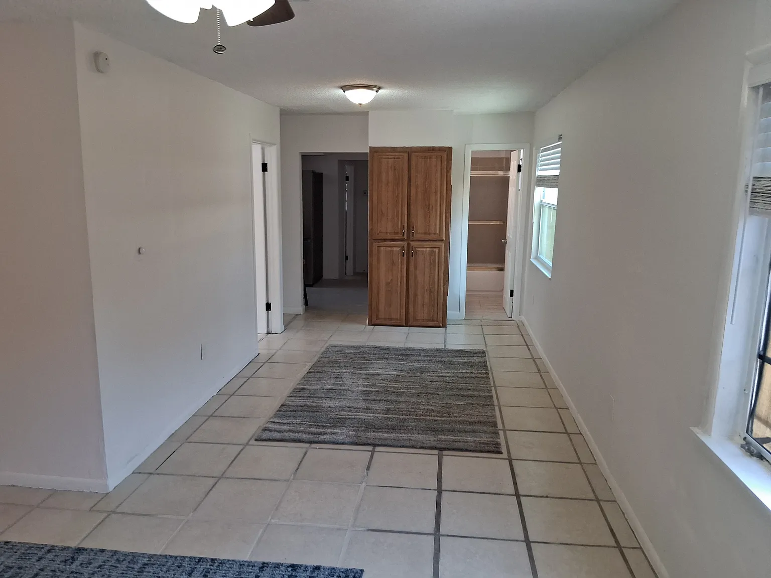 2 bed, 809 sqft, $1,900 — Photo 3