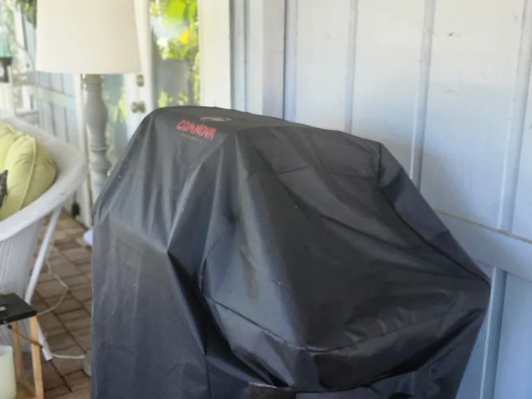 Brand new outdoor grill equipped with an interchangeable blackstone top. Great for afternoon of grilling and summer fun!