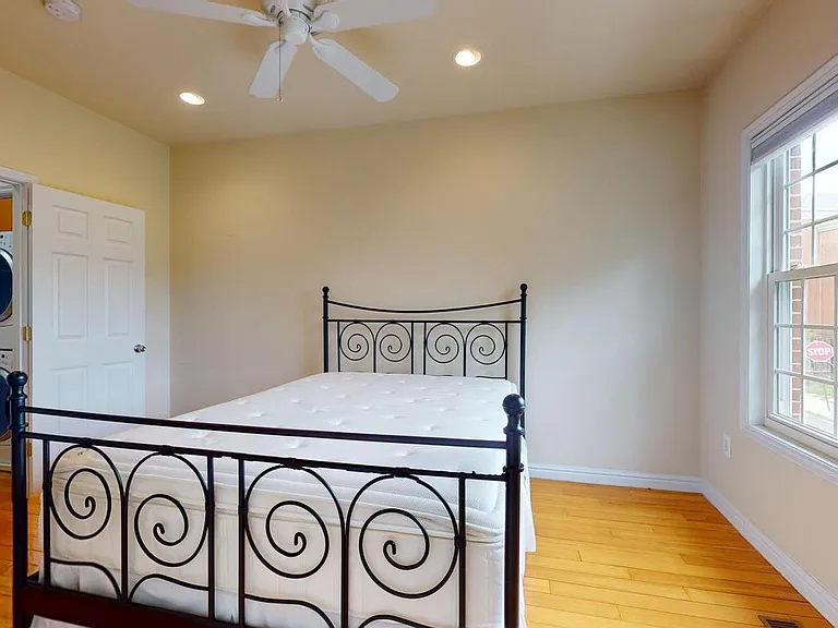 615 16th St NE — Photo 31