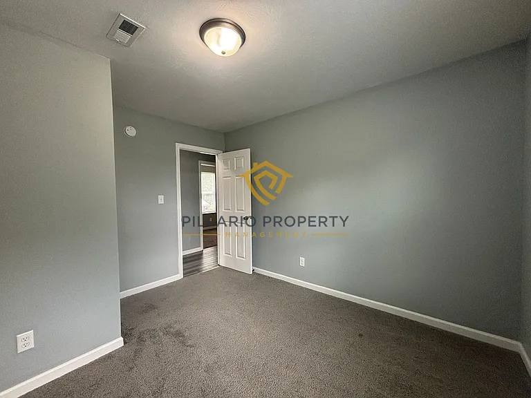 123 W North G St — Photo 8