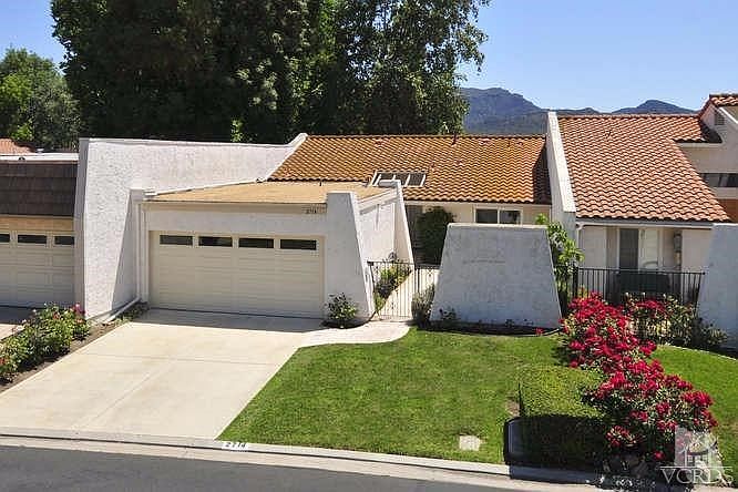 1st image of 2714 Lakewood Pl