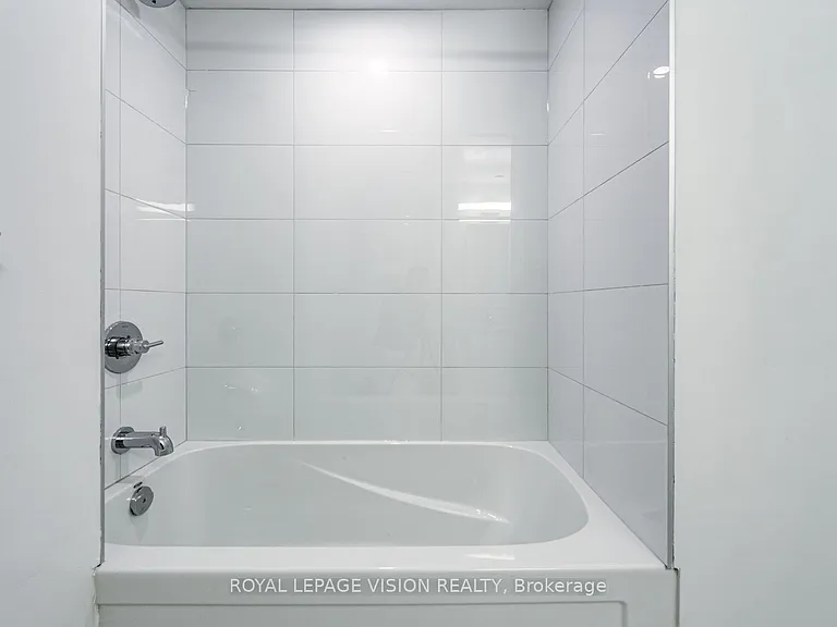 121 Saint Patrick St #1121 — Photo 28