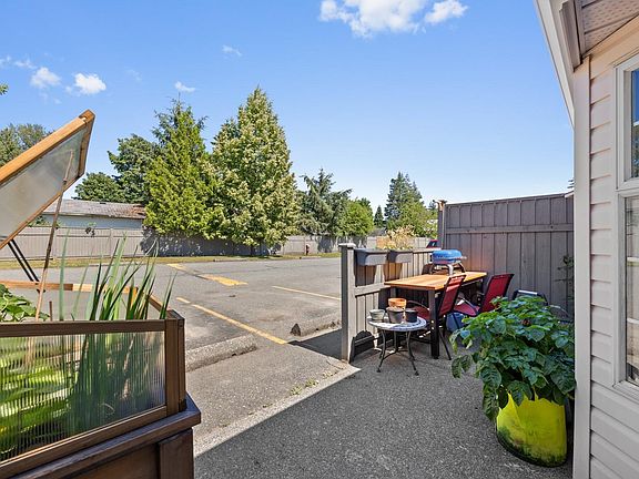 2nd image of 1335 13th St #11