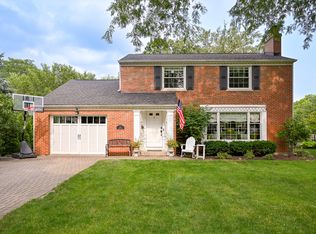 233 Merton Ave, Glen Ellyn, IL 60137