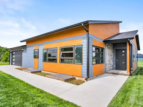 300 Matson St, Newton, KS 67114