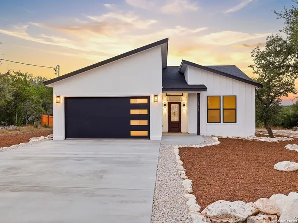 1210 Fernwood Rd, Fischer, TX 78623