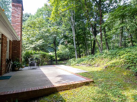 5th image of 975 Cordell Hull Dr