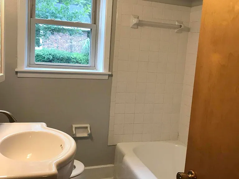 2073 Parkway Dr — Photo 11