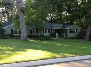 1012 Crown Point Rd W, Signal Mountain, TN 37377