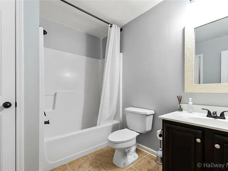 1412 English Manor Cir — Photo 18