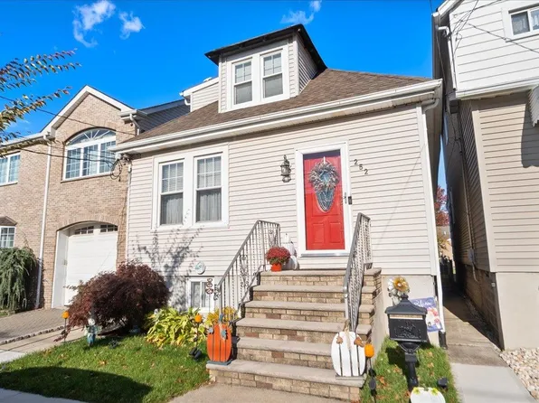 252 Grace Ave, Secaucus, NJ 07094