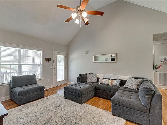 3rd image of 288 Battle Bluff Dr