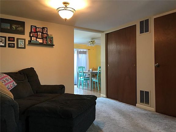 5th image of 111 Freedom Ct #111